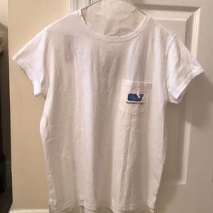 Vineyard Vines T-shirt never worn!!!
